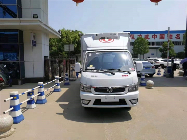 (3.5米）东风途逸冷藏车