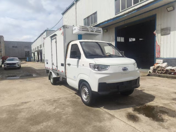 （3.2/3.7米）奇瑞开瑞X3纯电动冷藏车