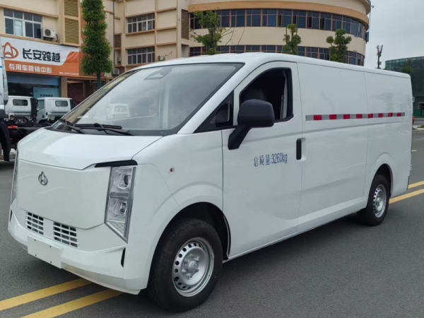 长安跨越星V9纯电动面包冷藏车