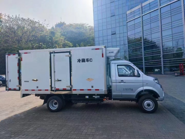 （3.5米）华晨鑫源T50-EV纯电动冷藏车