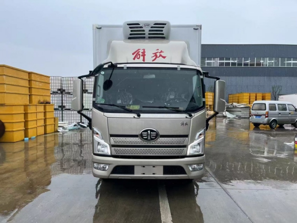 解放领途4米2蓝牌冷藏车
