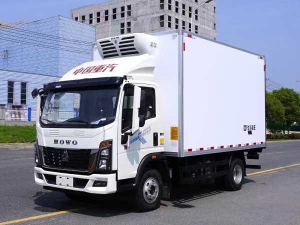 重汽豪沃统帅T5 4米2蓝牌冷藏车