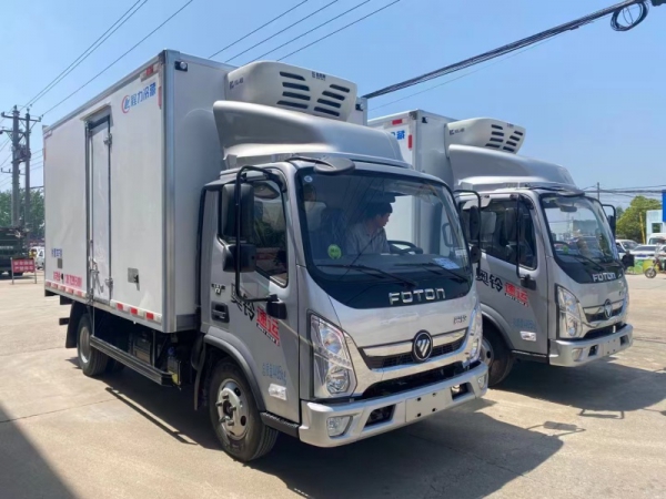 福田奥铃4米2蓝牌冷藏车