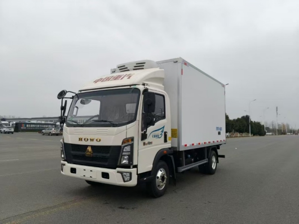 重汽豪沃悍将4米2蓝牌冷藏车